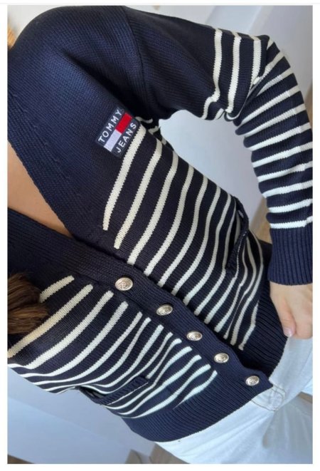 جارزة تومي باللون الأبيض والكحلي مخطط